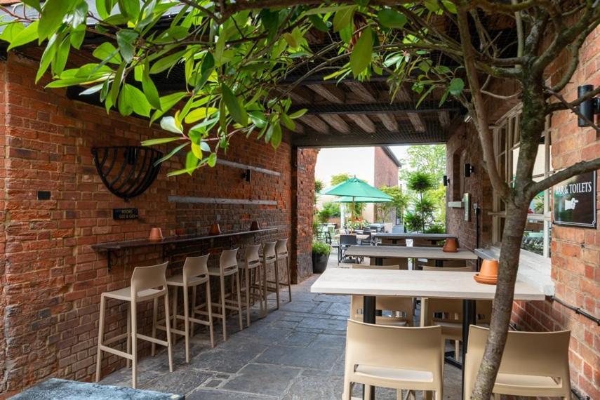 The Swan Hotel Leighton Buzzard Exteriér fotografie